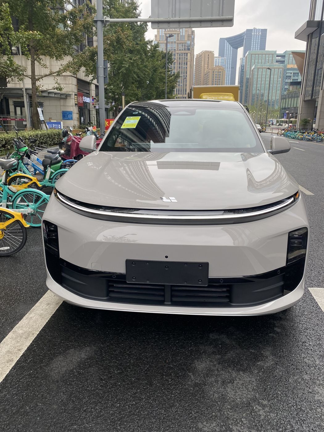 PP视讯 MEGA 高压纯电 MPV